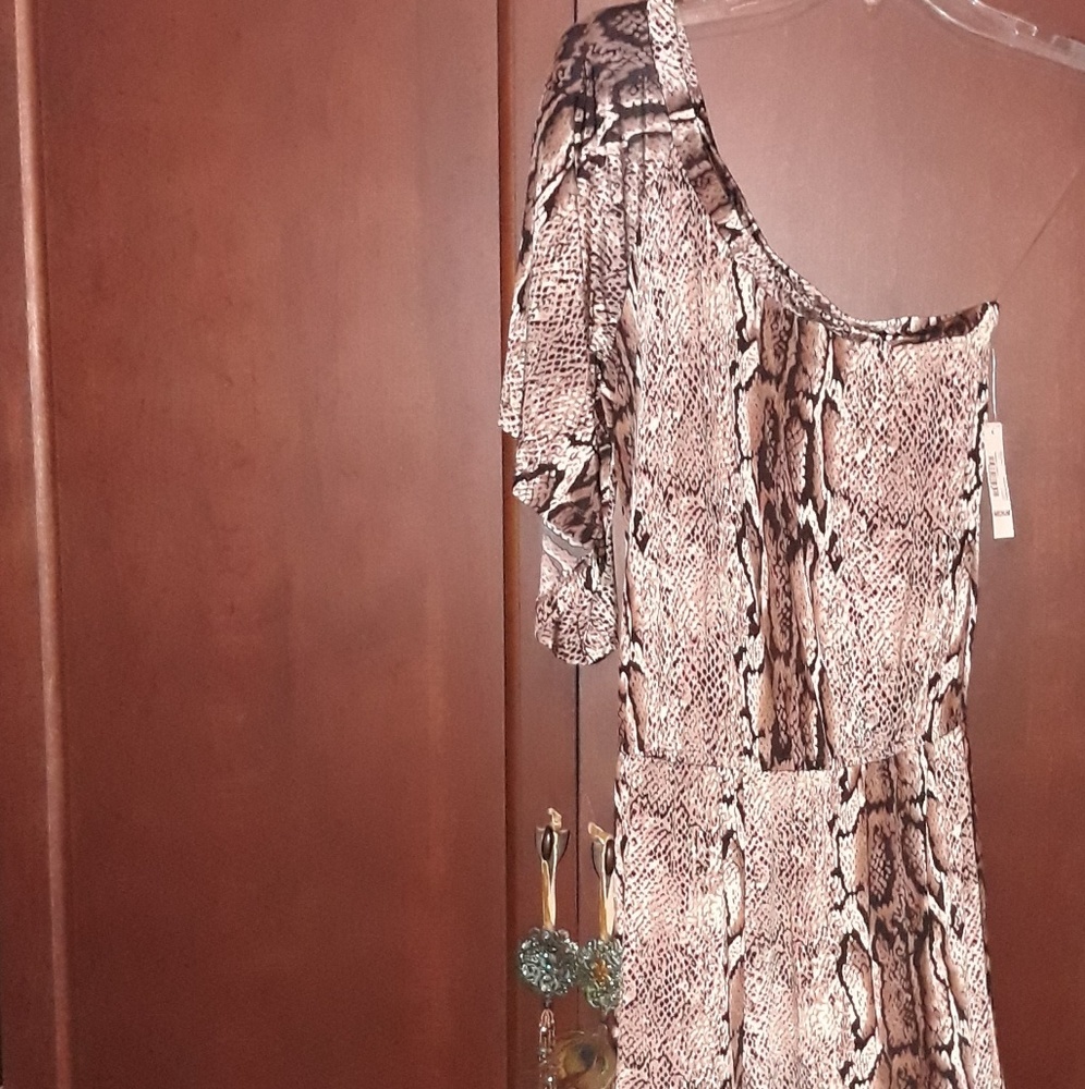 Snake print one shoulder romper shorts